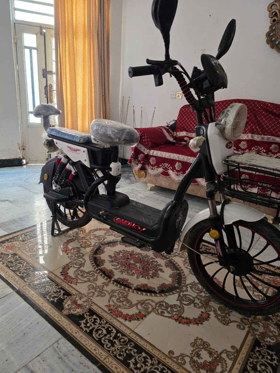 دراجة شحن للبيع 
كاملة المواصفات ومكفولة 
نظيفة جدا اشتريتها قبل شهر 
شاحنة أصلية 
بصمة عدد ٢
سويج عدد ٢ 
تحتوي على نظام ضد السرقة 
عنواني المشروع مقابل مجمع القمة
السعر ٥٥٠ وبيه مجال قليل 
الشراي يتصل على هذا الرقم 

***********
