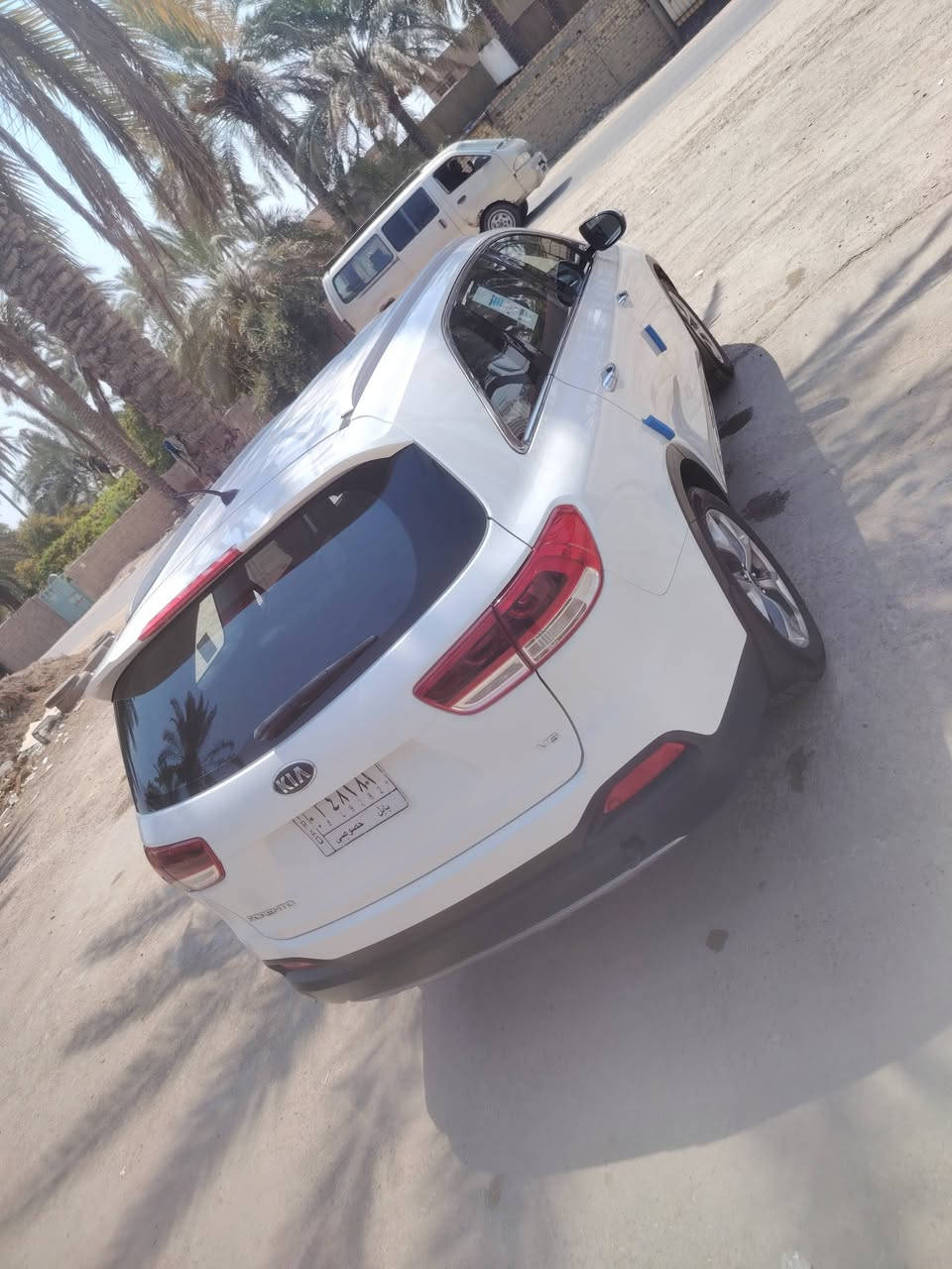 السلام عليكم سورنتو خليجي فول واحد علئ واحد موديل ٢٠١٦ السياره كفاله ماعدا بنيد مبدل أصلي شكل ١٨ ماشيه ١٢٠ اصل السياره جاهزه من الاخير السعر ١٨٢ وبيها مجال حله ورديه خارج الهاتف ***********
