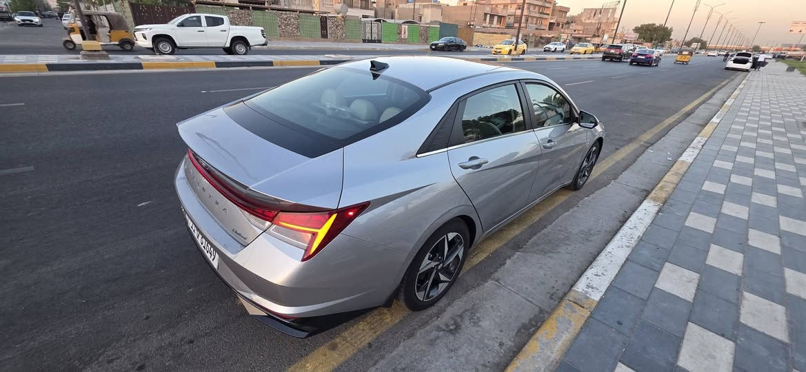 سلام عليكم النترا البيع موديل 23 المتد بدون يرباك بيهه ضربه باب صدر سبب دراجه وملصلحتهه بعدهه سعر 160 وبيهه مجال *********** مكاني بغداد
