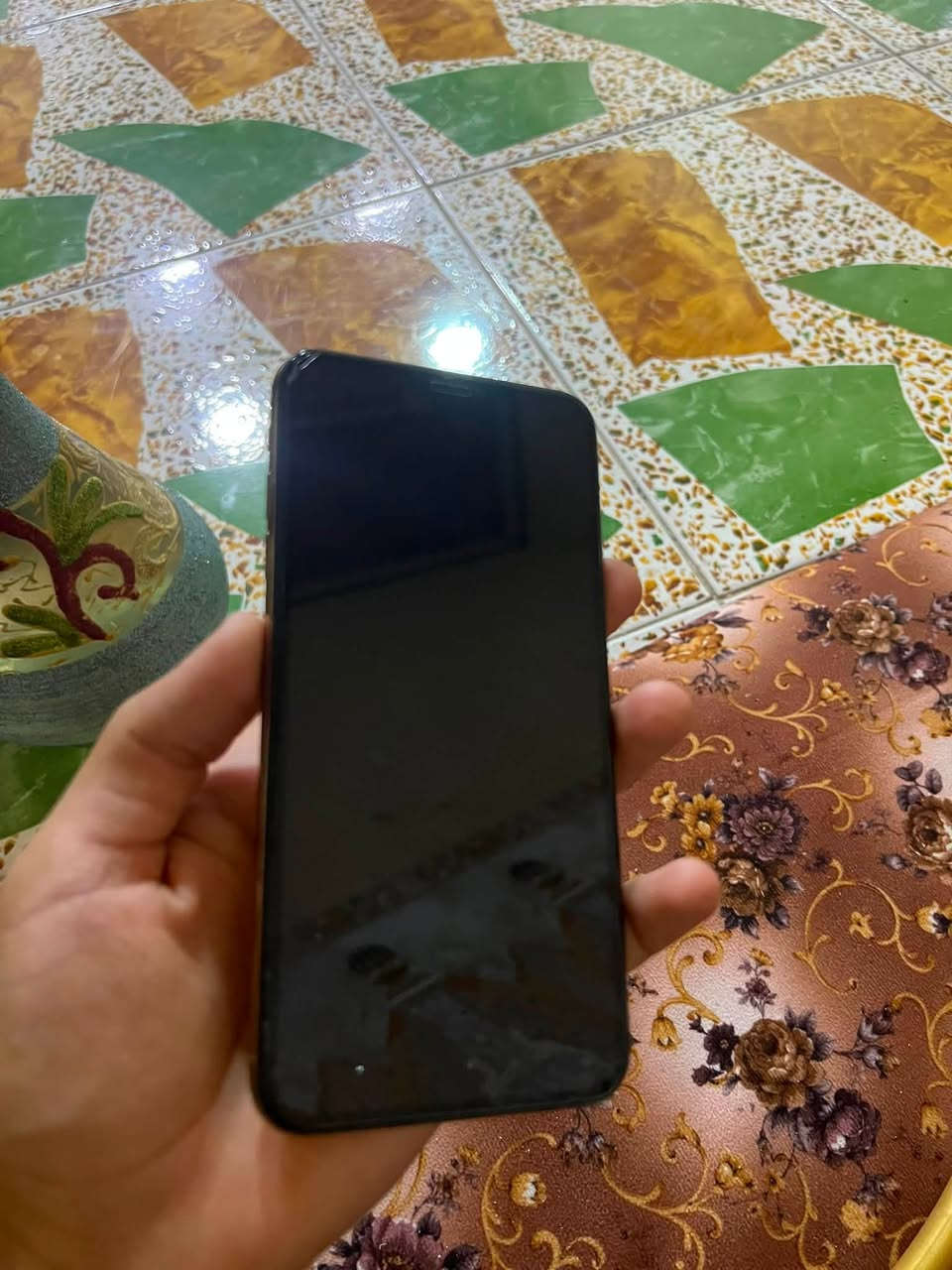 السلام عليكم للبيع فقط آيفون XsMax ذاكره 256 الجهاز مستبدل شاشه وبطاريه البطاريه 100 الشاشه نوعيه وسط السعر 180 وبي مجال ***********
