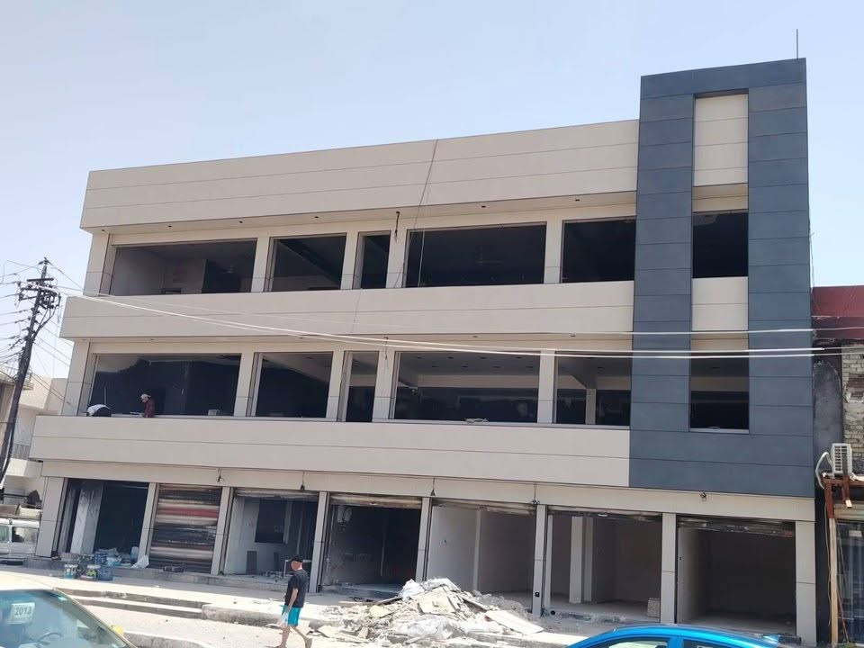 **السلام عليكم ورحمة الله وبركاته**
### 🏢 شركة أرامكو لوجهات المباني الحديثة
> **تميز، فخامة، ودقة في التنفيذ**
> 
#### 🛠️ خدماتنا المتميزة وتشمل:
 * **تغليف الواجهات بورسلين فرونتك (Frontek):** تركيب احترافي بأحدث الأنظمة لضمان العزل والجمالية الفائقة.
 * **تغليف واجهات كوتا (Kotta):** لمسة عصرية تعطي المبنى طابعاً معمارياً فريداً.
 * **تنفيذ وتجهيز كافة الأنظمة الحديثة:** للواجهات الخارجية بجودة تطابق المواصفات العالمية.
#### 📍 مواقعنا وفروعنا:
 * **الفرع الرئيسي:** بغداد - ساحة النصر
 * **الفرع الثاني:** كربلاء المقدسة - شارع الروضتين
#### 📞 للاستفسار والتواصل المباشر:
 * 📱 ***************
 * 📱 ***************
 * 📱 ***************
**مع الشكر والتقدير للجميع، وأتمنى التوفيق للجميع.**
