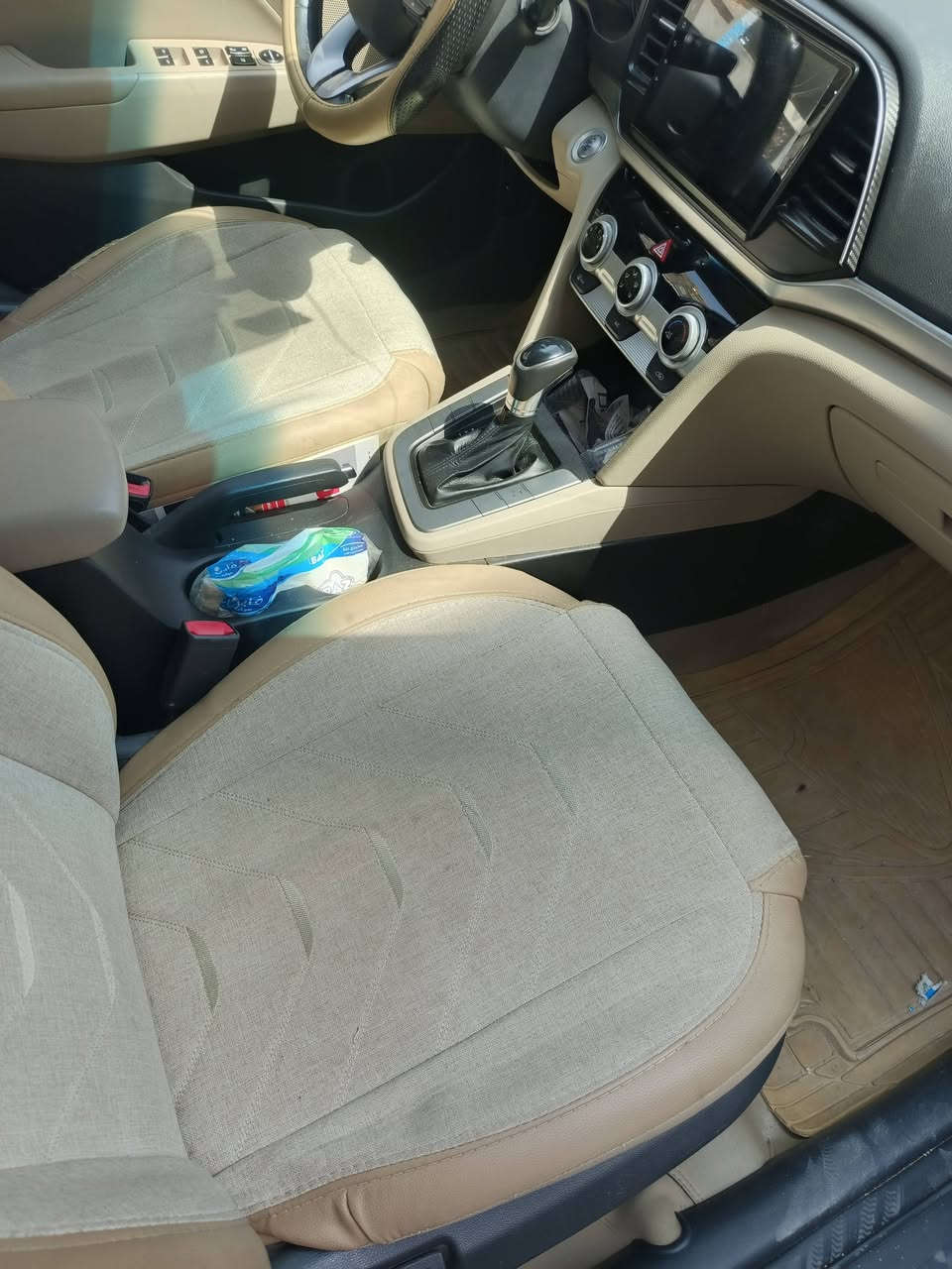 السلام عليكم النترا ٢٠٢٠خليجي فول مواصفات بصمه وفتحه شاشه رقم بغداد تحويل شوكت متحب بيها صبغ بين باب الصدر والي ورا فقط سياره جديده وبيها حالوب خفيف بالقماره فقط ماشيه ٧٤سياره سبيرها منازل جديده كلش سعرها ١٤٥وبيها مجال مكاني بغداد ***********ابو احمد
