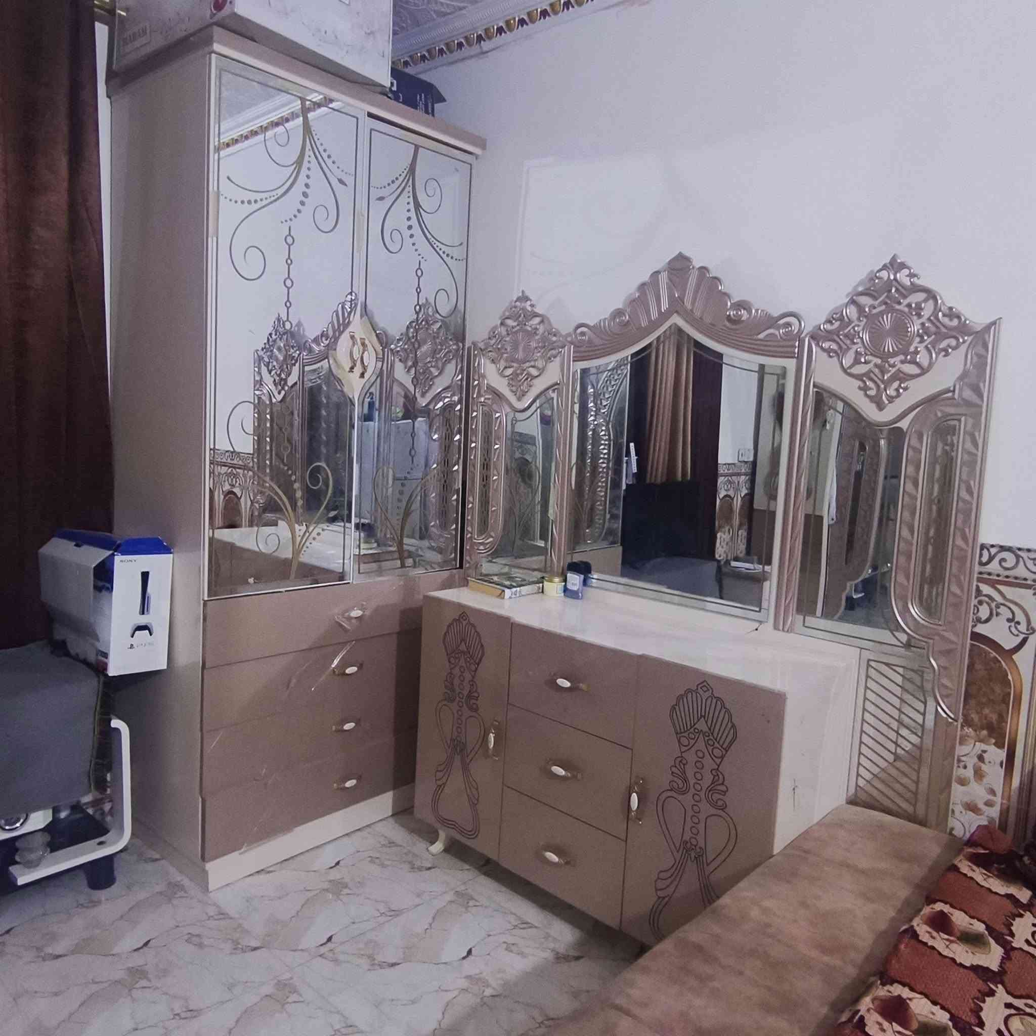 سلام عليكم
غرفه نوم مستخدمه قليل تركيه جديده مكان حبانيه الخالديه 
للاستفسار الاتصال ***********
