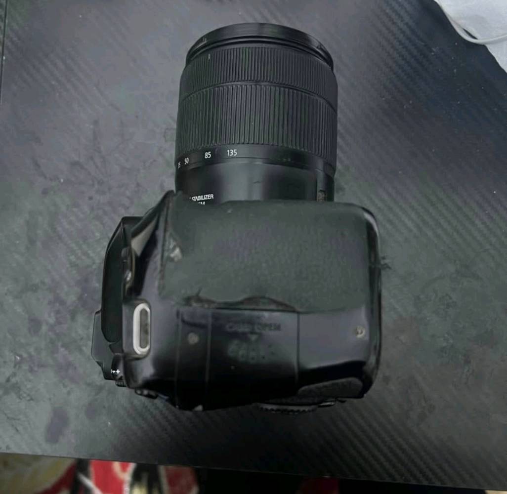 كانون EOS 80D • عدسة 18-135 • مستعملة