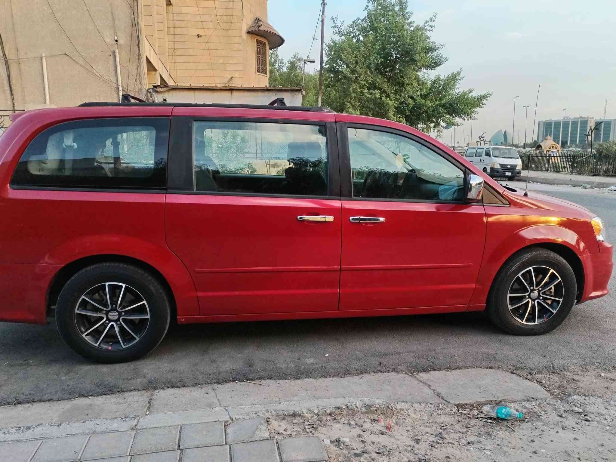 السلام عليكم
دوج كرفان 2014 SXT وراد امريكي حادثه باب الصدر والوراه وبيه صبغ قطع هنا بلعراق  وسوناره موجود داخل المنشور مابيه اي دواخل لاشاصي ولا لغد ومكفولة من الكص رقم بغداد الدولي ماشيه 144 الف مكينة 6سلندر 3600 كير ومكينة وحدادية وتبريد خير من الله ابواب كهرباء صندوك كهرباء 3قطع تبريد كامرة وشاشه السعر 97 ورقة وبيه مجال بسيط مكان السيارة بغداد الرصافة

نص مكتوب في الصور:
- انقر هنا لتحرير النص