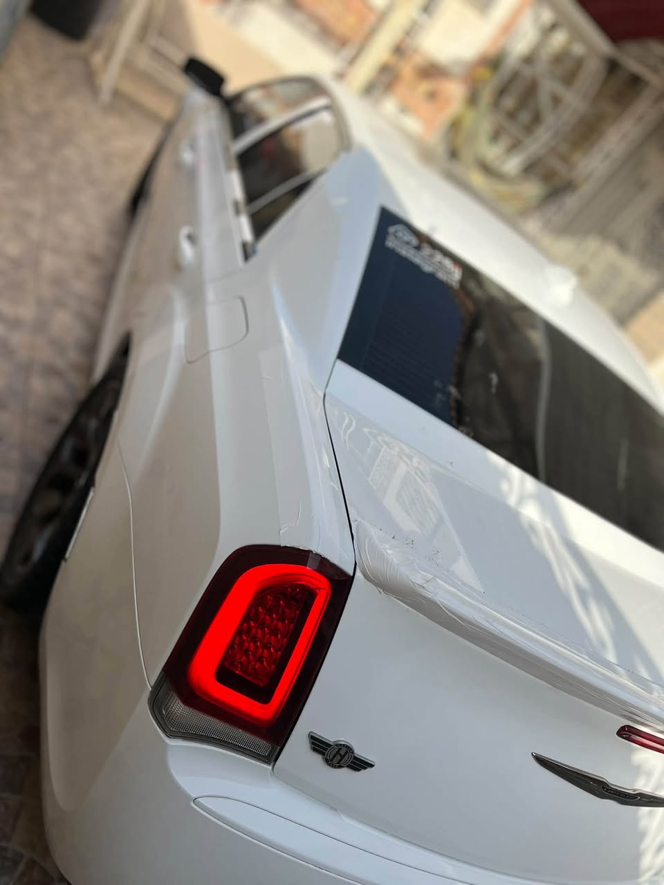 السلام عليكم … 
كرايسلر اوباما S 300 فئة كولد 
موديل 2018 خليجي  
ماشيه 121.000 كيلو متر 
رقم سليمانية - بأسمي 
كفاله السياره ( ملاحضة بسيطه PDR ) 
مواصفات فول 
السياره ستخدام شخصي وضع شركه 
مكان السياره - بابل 
سعر - 283 بيها مجال بسيط 

***********
