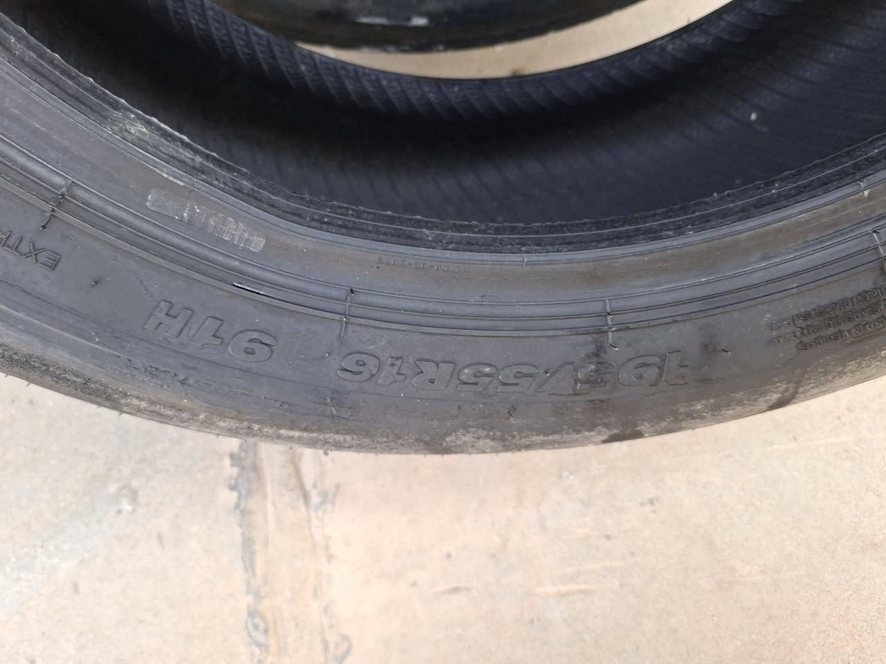 للبيع تايرات مستعملة عدد ٣ حجم واحد منهم جديد 195/55R16بسعر ٣٥ الف 
***********  مكاني بغداد
