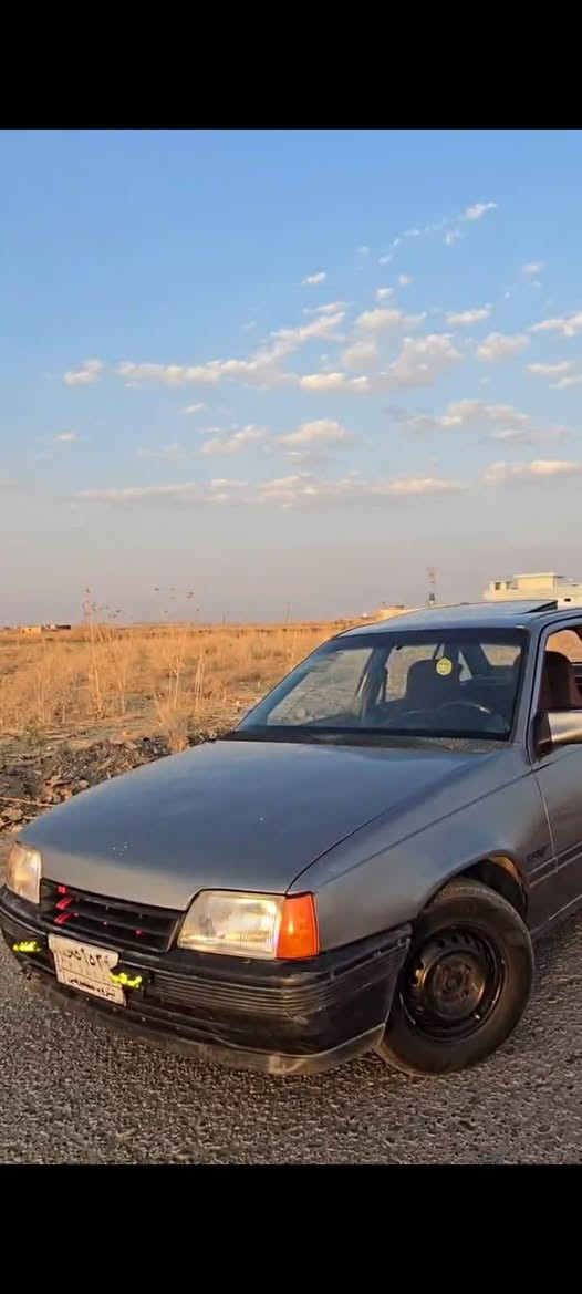 أوبل كاديت
موديل 1991
حجم 16
ستيرن بور
فتحة صقف
داخل اسود 
قفل مركزي حتى الصندوك 
تواير جدد
طخم جديد 
كهربايات كلها شغالية
مكينة وكير شرط 
لايت بومات 
رقم ألماني مشروع وطني 
بدون ضرر على وضع البلاد 
شرط التحويل
السعر 25
الرقم ***********وبي واتساب
