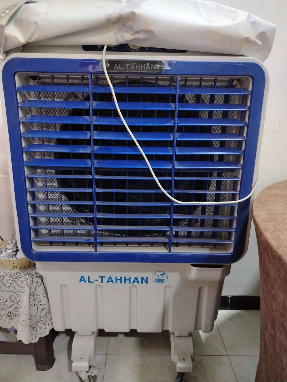 مبردة داخلية للبيع
ماركة الطحان حجم كبير مامستخدمه قليل جداا
السعر 200 للاستفسار ***********
