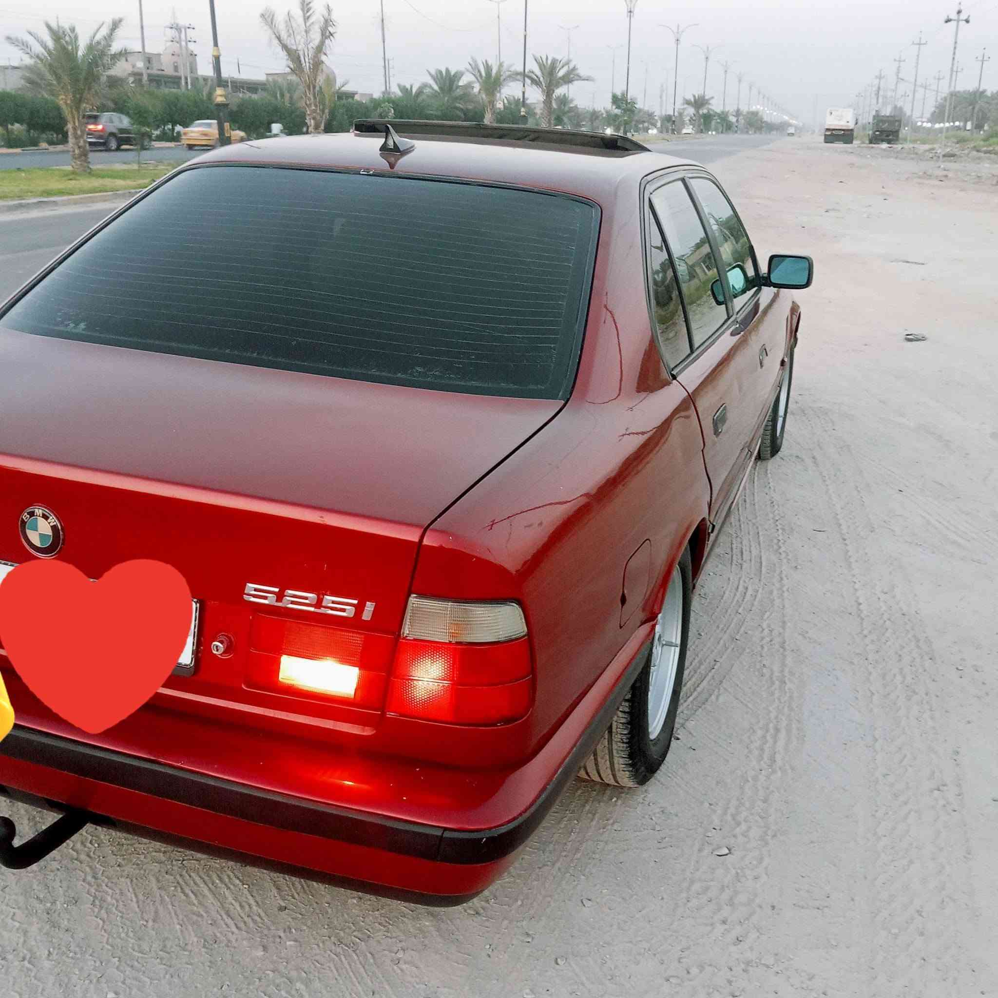 السلام عليكم للبيع بي ام525اصل مسكربجم عاريض رقم بغداد الدولي بسمي تبريدثلج  سيارة جاهزميكينه وكير جديدكهرابيات كله شغل عرفه كهرابايه جلد ابيض مريMدوسMالسعر65وبيهامجل  مكان كربلاء ***********
