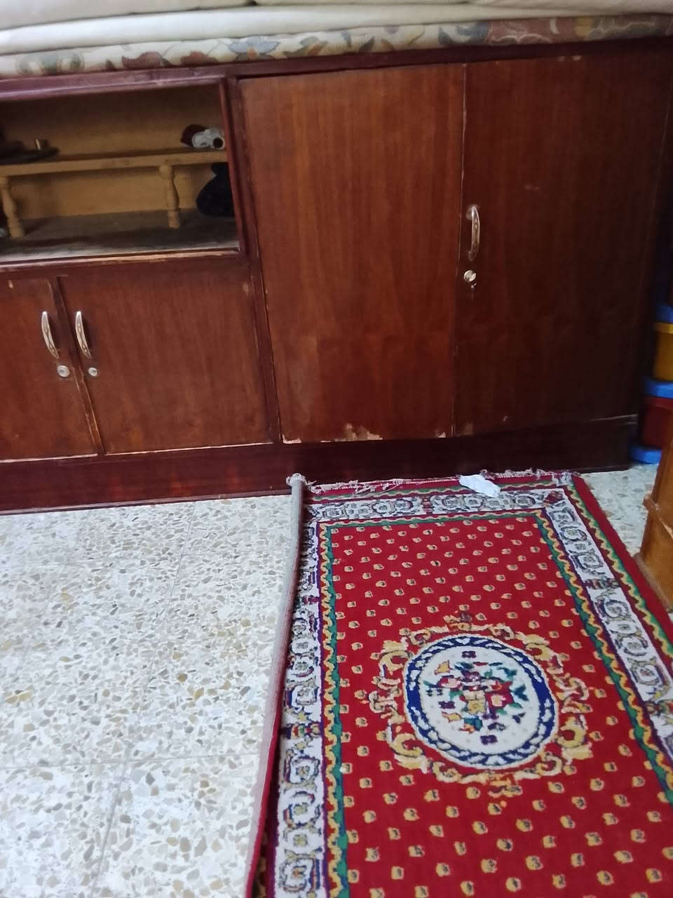 كنتور تسكام 3 بيبان نظيف مع بوفيه 3 متر نظيفه للبيع نجف حي الرحمه سعرهن 150  ***********
