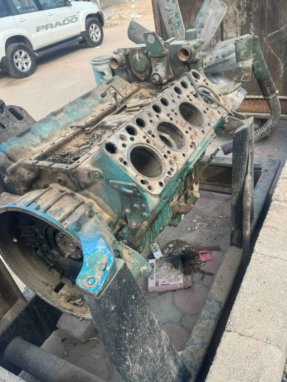 للبيع • برادو • قطع غيار