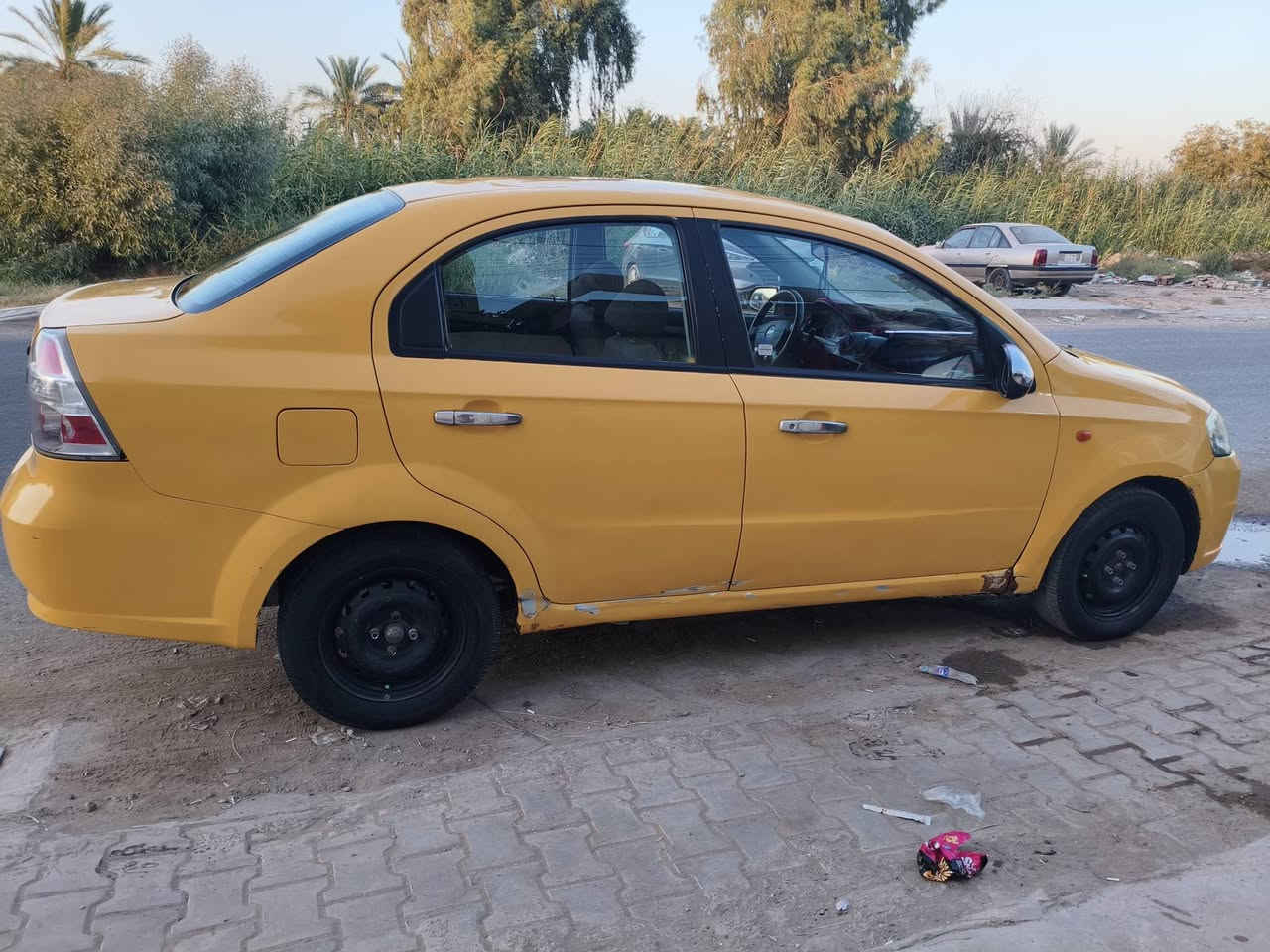 افيو 2008 وارد امريكي ليبل واحد  محرك 1600 اوبترا بلادي كير اوتو سياره جاهزه وماشيه 95 الف سعر 43 وبيها مجال تبريد شغال شاشه كامره تخم سماعات دمام شاده داخل الصندوك سياره شغل وطلع وين مايعجبك رقم ديالى نكليزي باسمي سياره جاهزه للاخي بيها الدوسه شويه الصبغ واكع منها والداعميه بس شوفت عينك كير مبدل جديد من الذهبي الي بالطالبيه سياره جاهزه وخير من الله بس يرادلها صبغ للدعاميه وهاي الي بالدوسه وفوك الدوسه بس الصبغ واكع بس صبغ مكان بغداد *********** وترهم مقدما 30 والباقيات بالشهر ورقتين
