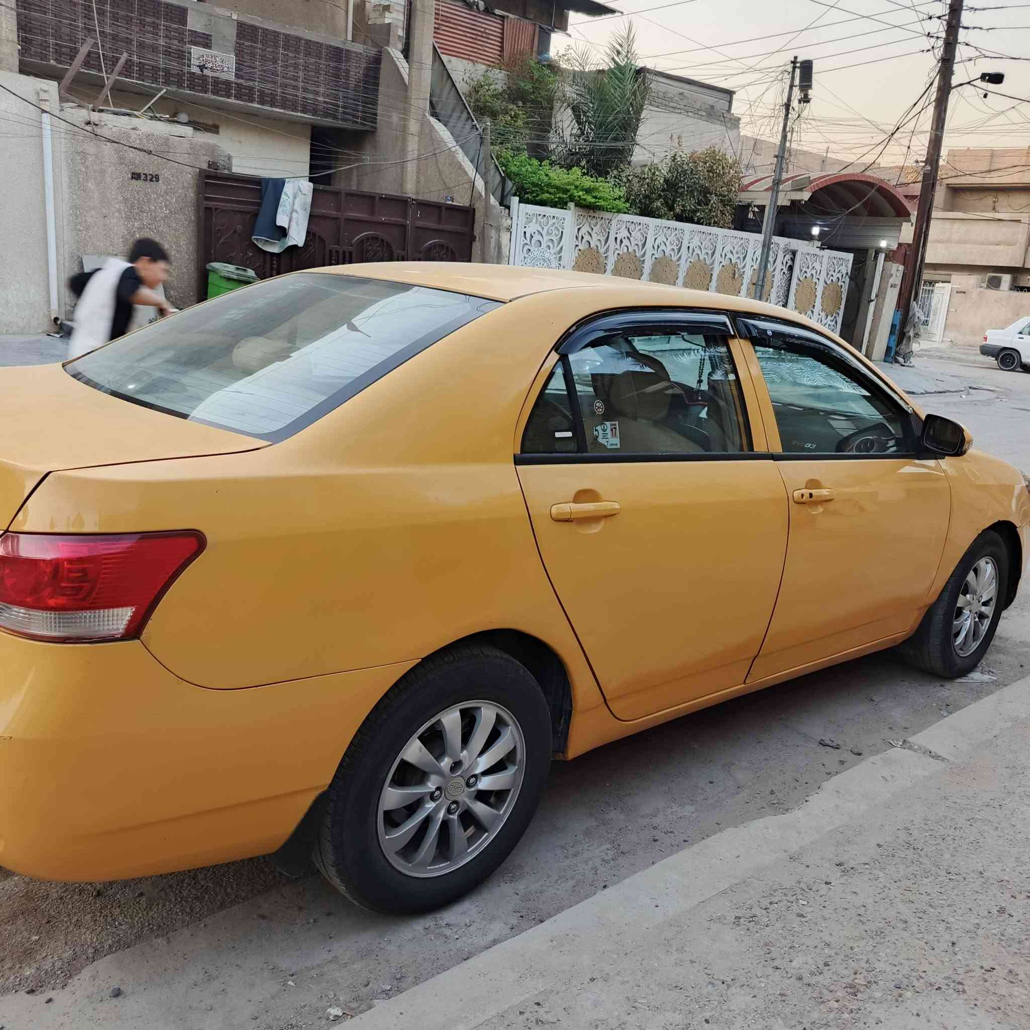 السلام عليكم ورحمة الله وبركاته
من رخصت الادمن

للبيع سيارة نوع  g3 byd  

الموديل 2013

اللون........ أجره 
رقم إنكليزي
مصفره هيءه وغرامات 
باسمي تحويل ثاني يوم 
سنويه لغاية 2030
مكان السيارة بغداد البياع 

ناقل الحركة..... الكير عادي 

المواصفات معروفه طبيعية بهذا النوع (بصمة. فتحة سقف. ويل كب. اشاير بالمري) 

السيارة بيها صبغ باب خلف الساءق صبغ هلالات جاملغات خلفية صبغ ربع جاملغات الاماميه صبغ الباقي مابي صبغ 

دخل جلد شاشه كاميرا 

المواصفات الميكانيكية 

محرك 50%
تبريد جيد جدا منظومة كامله جديدة 

مشط ستيرن جديد 

تخم تاير نظيف 

باتري جيد 

كهرباءيات  جيدة 

صدر أمامي 50% 

صدر خلفي فقط دبلات 50% الباقي جيد بوش وغيرها 

كير مع كلج جيد 

السعر 44 وبيها مجال قليل 

رقم هاتف *********** متواجد واتساب وأيضا ماسنجر 

أقره المنشور وإني خادم للطيبين إلي مو شراي صعد المنشور بالصلاة على محمد وآل بيت محمد
