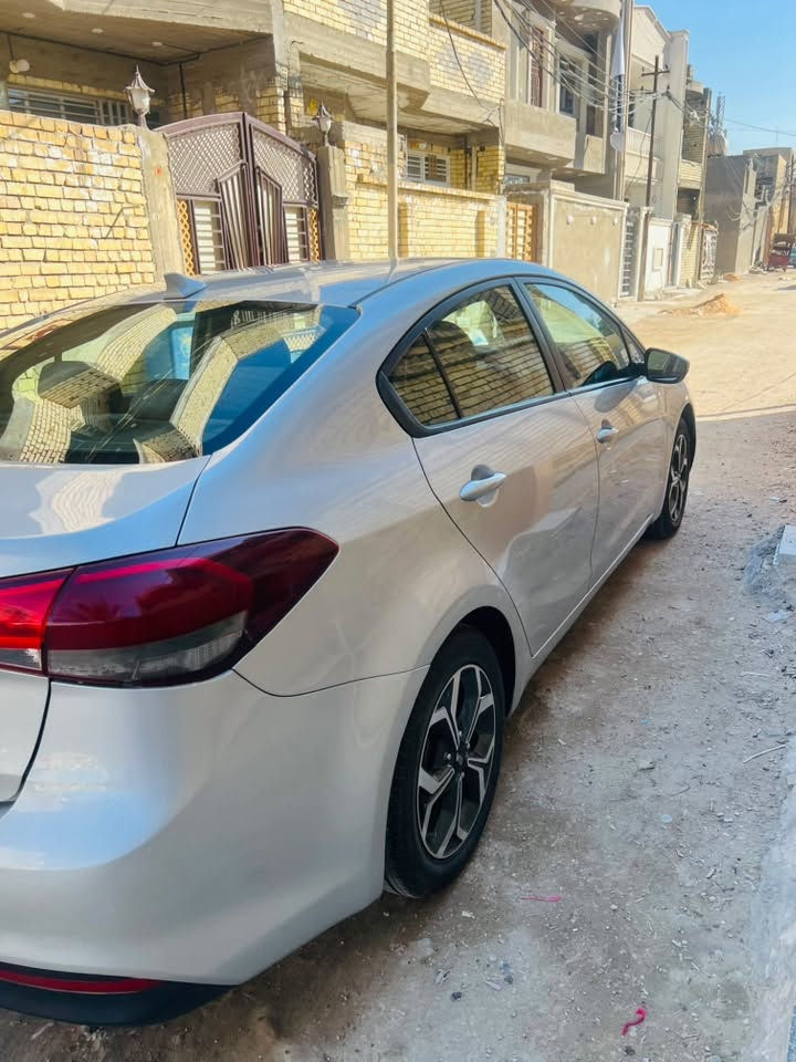 السلام عليكم فورتي 2018
محرك 2000 دوش كيرها at 
حادثهه جامغ وبنيد مبدل باقي السياره ليبل واحد وبالعراق صار بيهه طخه بالجاملغ الخلفي صغيره ومصلحه كما موضح بالصور مواصفاتهه معروفه تحكمات كامره خلفيه شاشه كار بلي نظام ايكو مثبت سرعه تايراتهه جديده ذوشمه جديده السياره باسمي وتحويل ثاني يوم مكاني بغداد الزعفرانيه ***********
السعر 118
