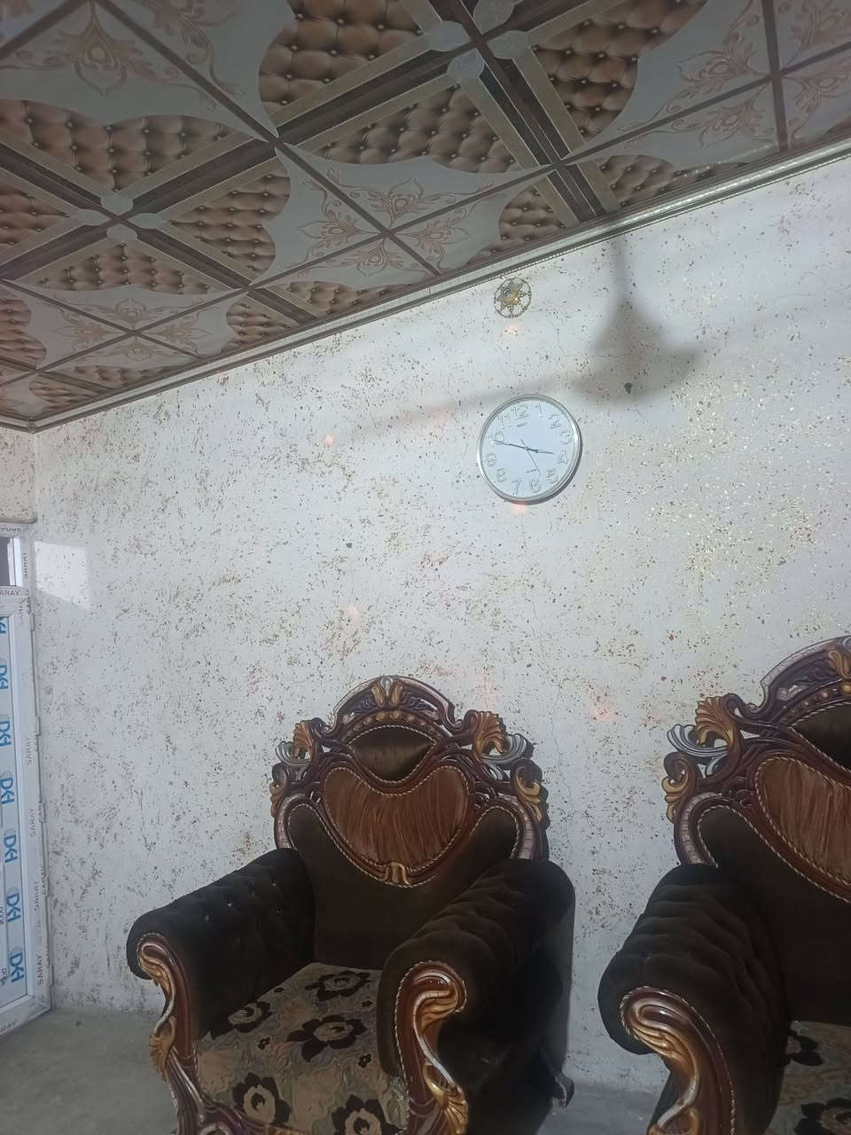 تخم عشر مقاعد هوه وطبلاته سعره قفل ٢٥٠مكانه كاطون مكتب بيروت ***********
