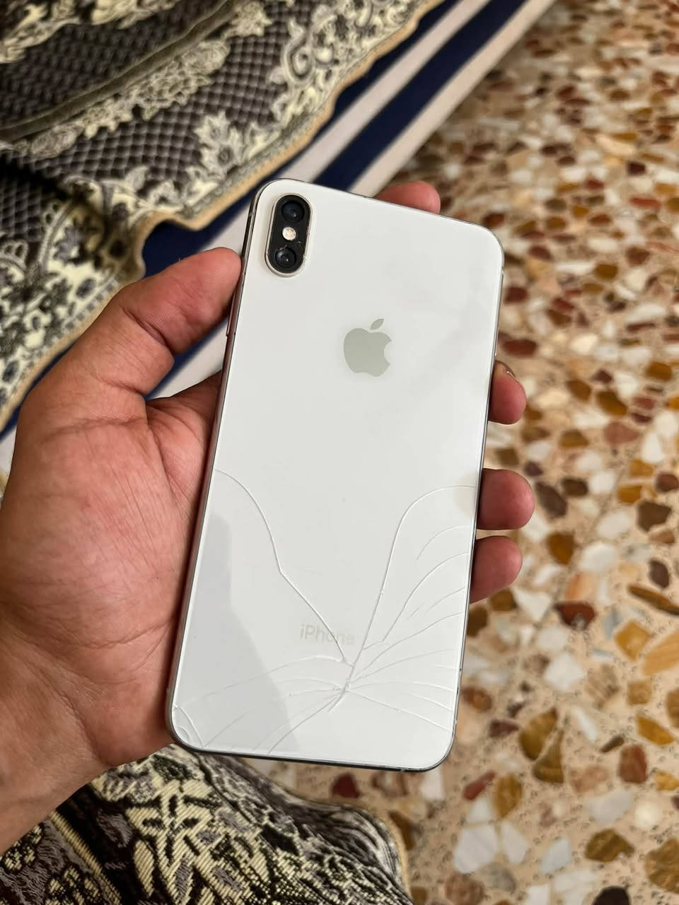 اكس ماكس مكفول من كلشي فقط ضهر مفطور
256 بطاريه 79 بلاديـه 
نضيف الجهاز ولا شخط 185 قفله بدون عمله 
ما يعجبك السعر اعبر المنشور 
مكاني بابل محاويل 
***********

نص مكتوب في الصور:
- ٤:٥٣
- حول
- القطع والخدمة
- تجمع Apple سجل تاريخ القطع والخدمة، ويعرض السجل معلومات عن هذا الـ iPhone وحالته وتفاصيل إصلاحه.
- معرفة المزيد...
- سجل تاريخ الخدمة
- البطارية
- الخدمة