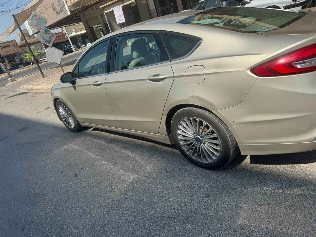 فورد فيوجن للبيع
2017
مكينة 2500cc
گير ماوس 
هاند بريك بصمة
مانع انزلاق
تبريد ثلاجة ومعروفه هيه
شاشة وسطية 
داخل السيارة جديد شركة
صدر اشتغلته كامل جديد
تخم تاير
بجم وويالة تيتانيوم 
رقم بغداد الجديد وهزة كذالك
الضرر جاملغ كلير فقط 
سعرها ١١٣$
مكان السيارة الانبار فلوجة
للتواصل ***********

نص مكتوب في الصور:
- الاننين