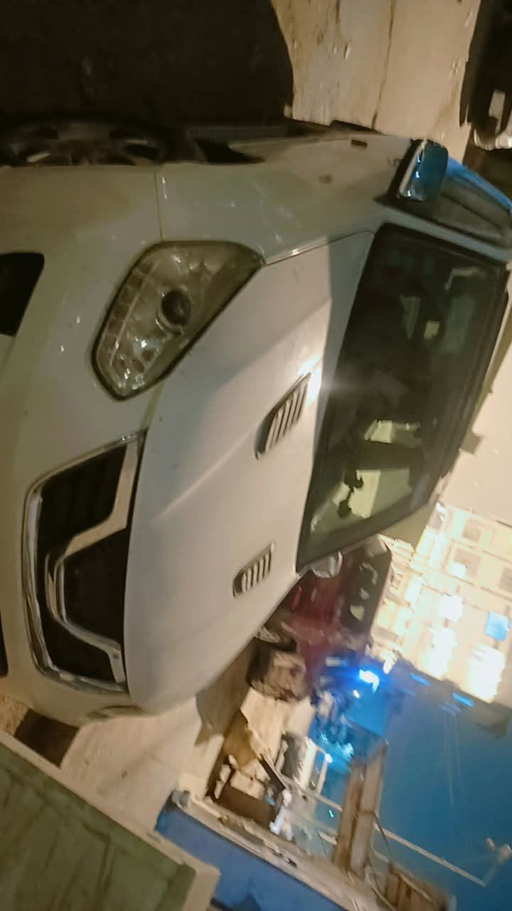 موديل ٢٠١٣ • عاطلة • كاميرا خلفية