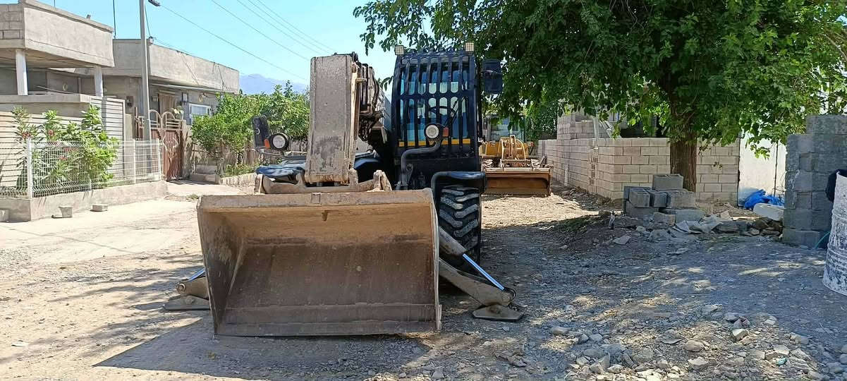 شۆفڵ سڵایت ترێکس مۆدل 2004 جە ک سە نتە ر 14 مە تری مە کینە پرێکس مە کینە و گێری بە شە رتی بێ عە یبی   تایە کانی   تازە یە سعری گونجاوە ماڵی  کاسپیە  مە نە فێستە بە س بە بێ ڕە قە م دە ی فرۆشم  زە مانی هە موو شتێکی دە کە م  جوابی نامە نادە مە وە تێل بکە  *********** حلبجة, السليمانية
