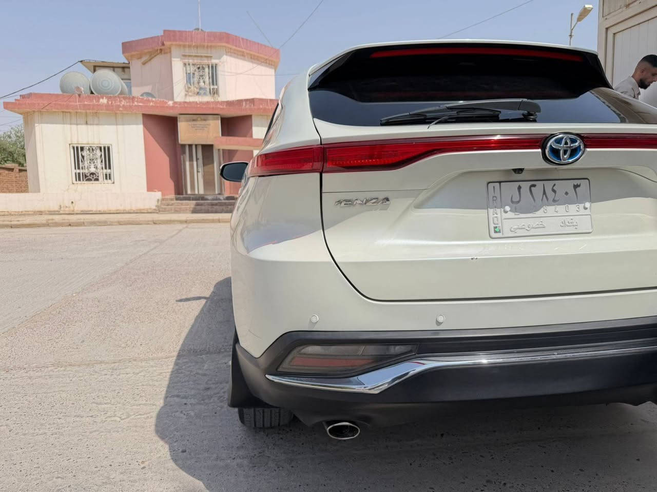 السلام عليكم للبيع فينزا موديل 2022 لون ابيض فول مواصفات  Limited 
ماشيه 125 الف كيلو
ضررها جنطه والجاملغ الايسر 
باب السايق والوراه كلير بامريكا وتكحيل بخشم البنيد
السياره كامله من كلشي بدون اي نواقص رقمه بغداد شرط التحويل السعر المطلوب 215 $  مكان السياره سامراء للاستفسار على الرقم
***********
او على الخاص موجود
