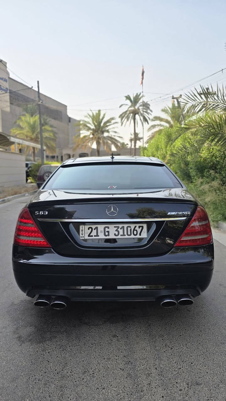 موديل 2007 S63 اصل وارد يابان كفاله عامه من الصبغ والتبديل
السياره AMG اصل وبيها نصبه تخبل
ماشيه 95 الف كيلو
السياره جاهزه بدون اي نقص وكل اوبشناتها شغالة
وبدون اي مسج
كشنات 4 كهرباء وخزن وتبريد وتدفئة 
بيبان شفط
جنطه كهرباء
ناضور ليلي كروز سرعه
دبلات هيدروليك شغاله 
تحكم ستيرن كأمره خلفيه 
حساسات امامي وخلفي
حداديه امامي وخلفي جديده 
تخم تاير جديد ستوني شاده
مكينه وكير جدد 
كهربائيات كله شغاله وبدون نقص
تجاوي كهرباء كشنات مساج
بصمة أبواب 4 دخول ذكي
گزوز AMG وبيها صوت يخبل رعب بلاد
فجوج بريك AMG 
وبعد هواي بيها مواصفات 
السعر 210$ وبيها مجال 
مكاني بغداد السيديه 
***********
