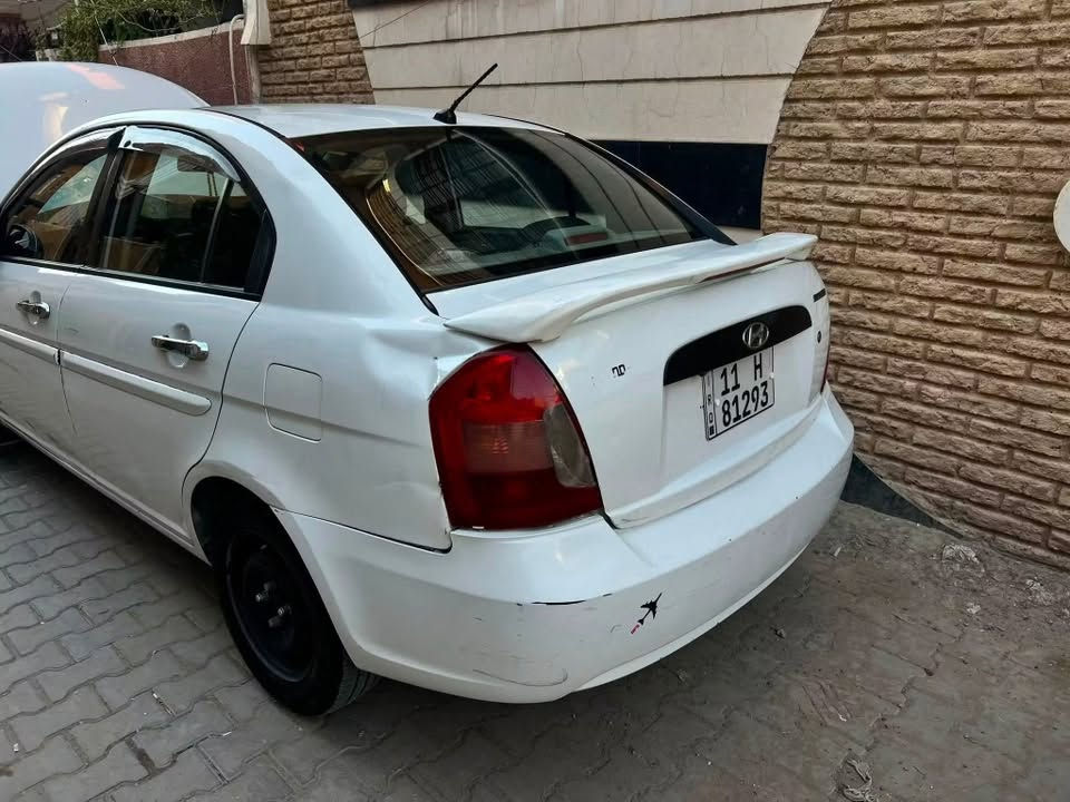 لسلام عليكم اكسنت موديل ٨ خليجي 
سياره خير من الله كشرها كدامك واضح بالصور تجي تشوف وتكلب 
محرك كير كفاله💯
 تبريد خير من الله 🥶
تحويل ثاني يوم متوازي ع بيعتها عارضها ٦٠ وبيها مجال مكان بغداد  
للاستفسار الاتصال بي واتساب ***********
