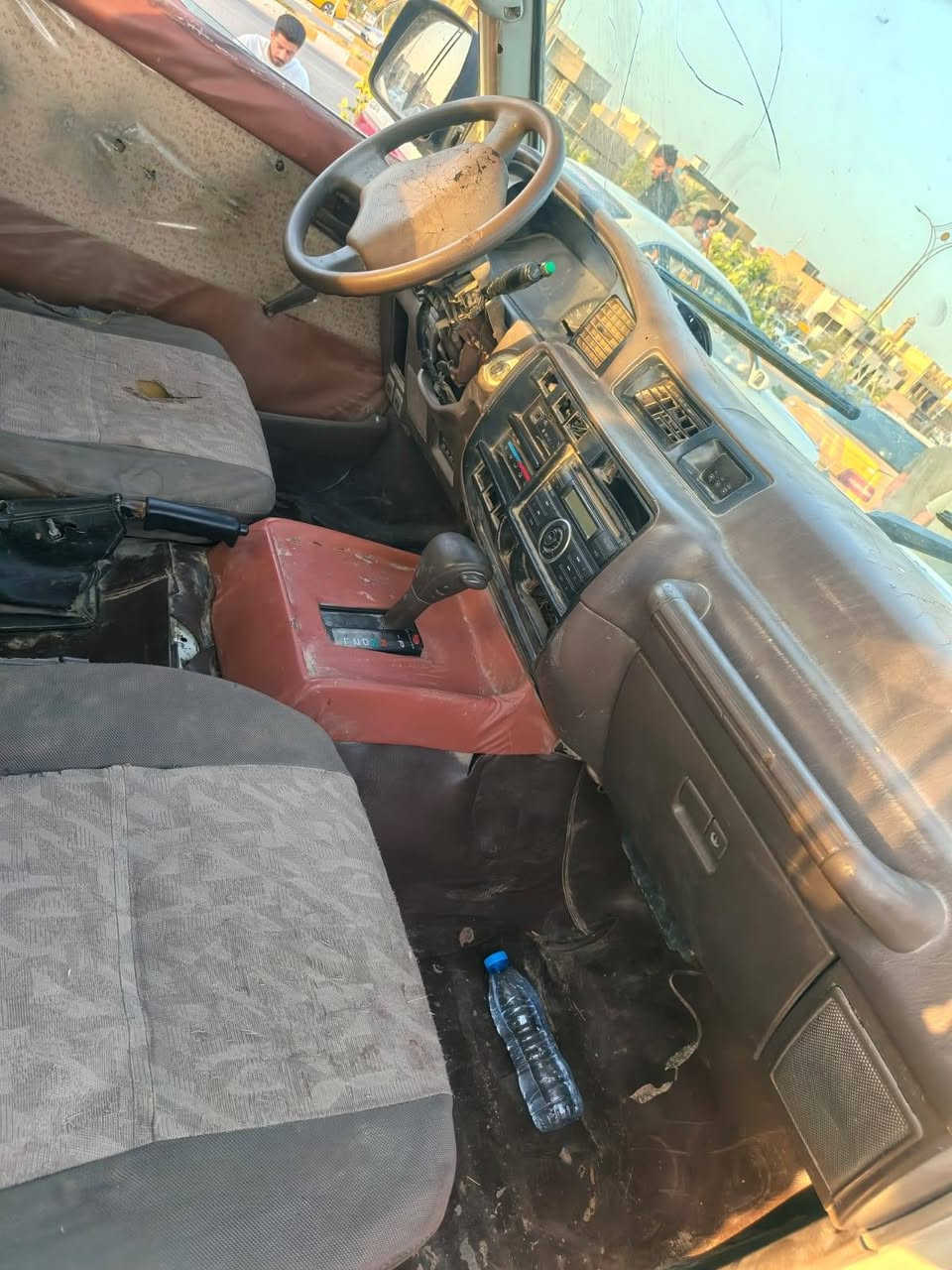 السلام عليكم بسبب الوعودالكاذبه اعيد النشر سياره لاندكروز مو نيكااللبيع مزاد دوله2004السياره جهزه من كلشي مكينه 3000ففتي مكينه وكير شرط تبريد شغال وحداديه جديده وكهربيت شغاله رقم السياره على حساب الدوله السعر32وبيه مجال (***********
