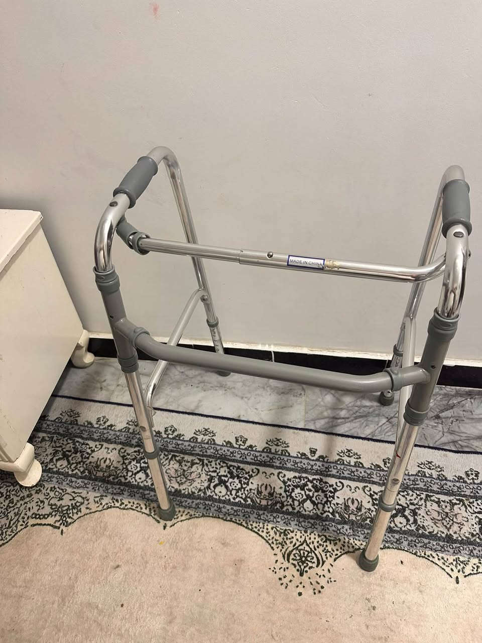 عكازه طبية • للبيع