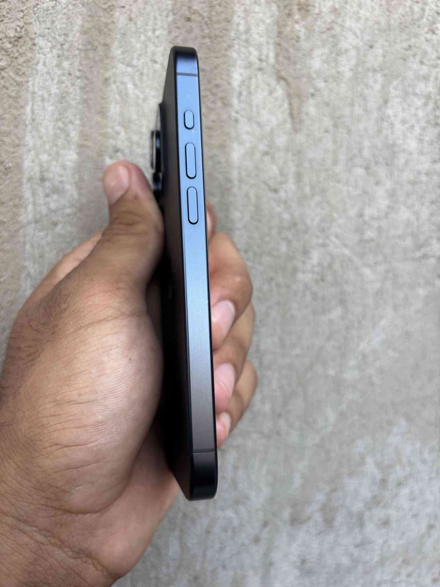 **آيفون 15 برو 128GB** – مبدل بورد فقط، باقي القطع أصلية، نظافة 100%، بطارية 88% (600 دورة شحن)، iOS 17.4.1، شريحة eSIM. الكاميرا الخلفية والفيس آيدي تحتاج برمجة. الفحص قبل الاستلام متاح. للسعر راسلني خاص.

نص مكتوب في الصور:
- ٥:٣٥ حول عام الاسم iPhone إصدار iOS 17.4.1 اسم الطراز iPhone 15 Pro رقم النموذج MTQM3LL/A الرقم التسلسلي GCPWXY2K2L سجل تاريخ القطع والخدمة البطارية قطعة غير معروفة الشاشة قطعة غير معروفة بصمة الوجه المشكلة الكاميرا قطعة غير معروفة تجمع Apple سجل تاريخ القطع والخدمة، ويعرض السجل معلومات عن حالة iPhone وتفاصيل إصلاحه. معرفة المزيد... الأغاني الفيديوات الصور ٣١ التطبيقات ٦٤٦ ١٥