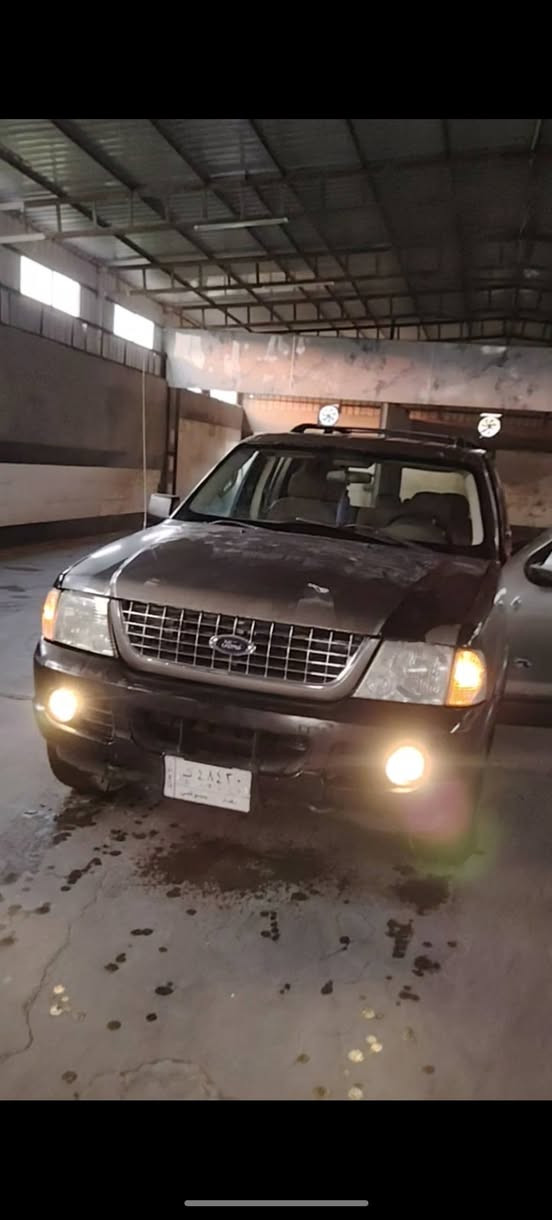 فورد اكسبلورر • ٢٠٠٤