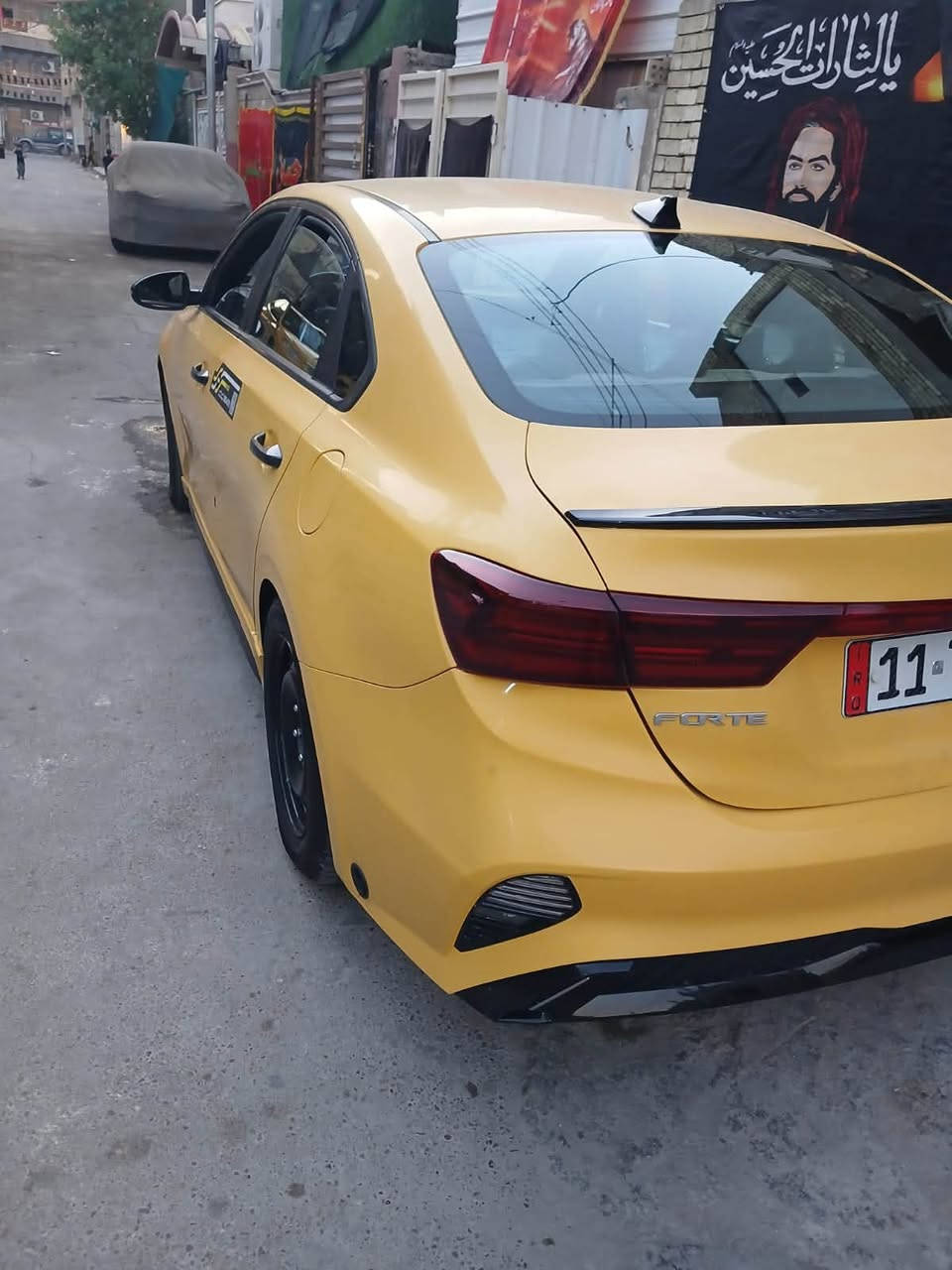 السلام عليكم...  للبيع فقط
كيا فورتي 2022 GT line وارد امريكي
مكينة 2000 دوش
كير atالمرغوب منضومة غاز 
 (كير محرك بجم مكفولات من فتح البرغي)
بصمة تشغيل 
بصمة دخول
بصمة جنطه
تحكمات مقود جهتين
سستم صوت هارمن كاردن 8 سماعات
ستيرن D
رادار امامي وخلفي وجانبي
تحديد مسار 
مانع تصادم 
مثبت سرعة 
شاشة كبيرة 
وضعيات قيادة 
هاند بريك بصمة
تبريد شاشة
بك لايت LED
لد نهاري
ماشية 89السياره على وضع الشركه لوك
 تجي تكلب وتشوف بعينك 
(اذاين تخم ودسكات موبيز) صار شهر مبدلهن
 فريز هاذ الموسم تايرات حلوات 
حادثها موضح بالصو فقط تبديل قبق جنطه وبدنه وتعمير بالجاملغ الايمن مكفوله من الكص بدون ايرباك 
 مكاني بالديات *********** وتساب السعر 145 قسم بالله صايره عليه 174 مصار 10 تشر

