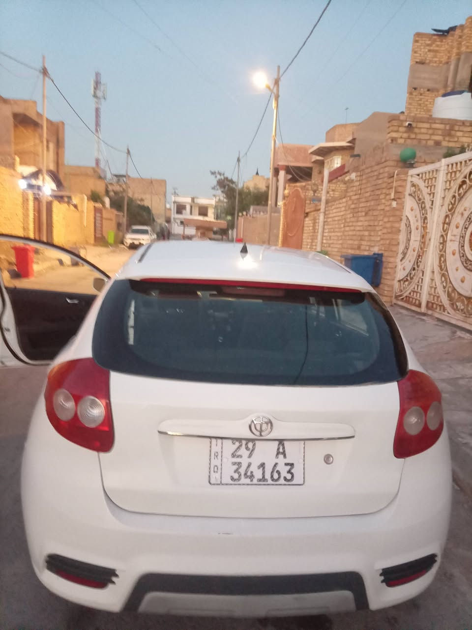 مكانها واسط حي الجامعة
السيارة مكفولة عدا هذا الصبغ الموجود بالسونار 
ماشيه 144
السعر 45
***********
