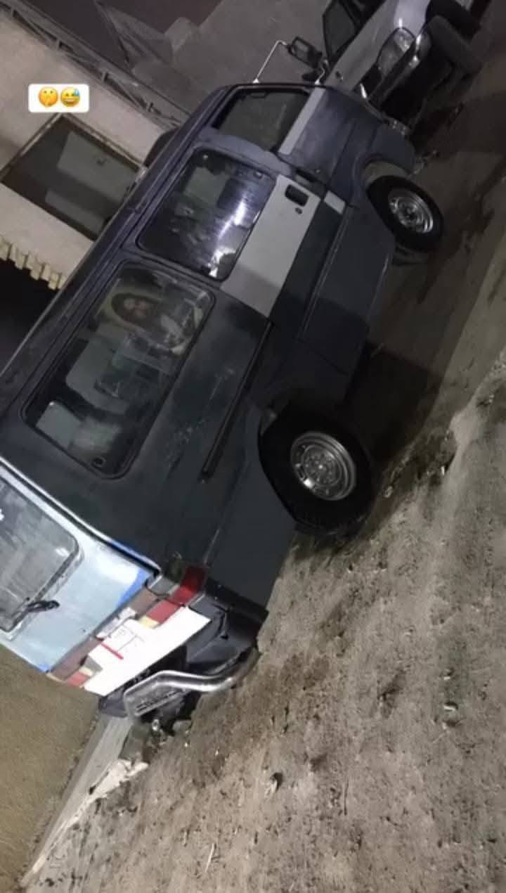 سلام عليكم كيه بسته موديل 94سياره مصفره تخم تاير جديد باور شغال مكينه وكير جديدات وال سعر 24وبيه مجال ***********
