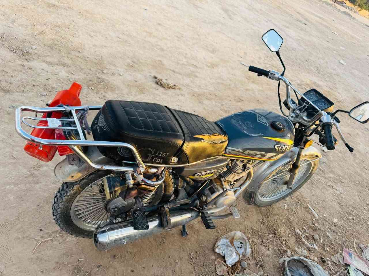 سلام عليكم دراجة لبيع موديل 19 دراجة مكفولة اي نقص مابيهاا شراي يتصل وسعر خاص او اتصال عل رقم ***********
