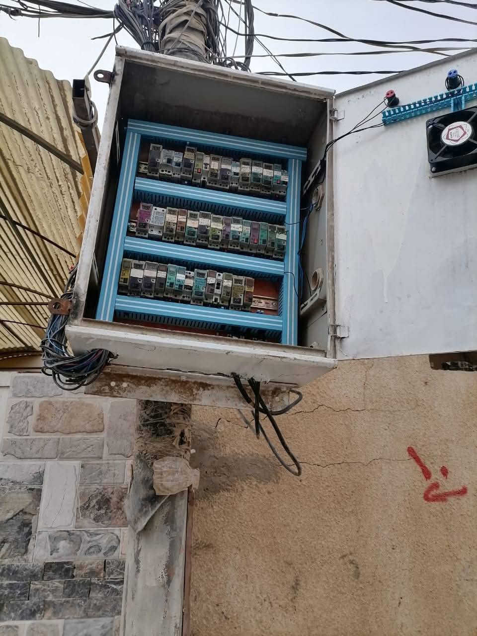 نعمل ترتيب قواطع والكابينات وتسليك وترتيب وتصفيه الوايرات مكاني النجف رقم الموبايل  
***********

