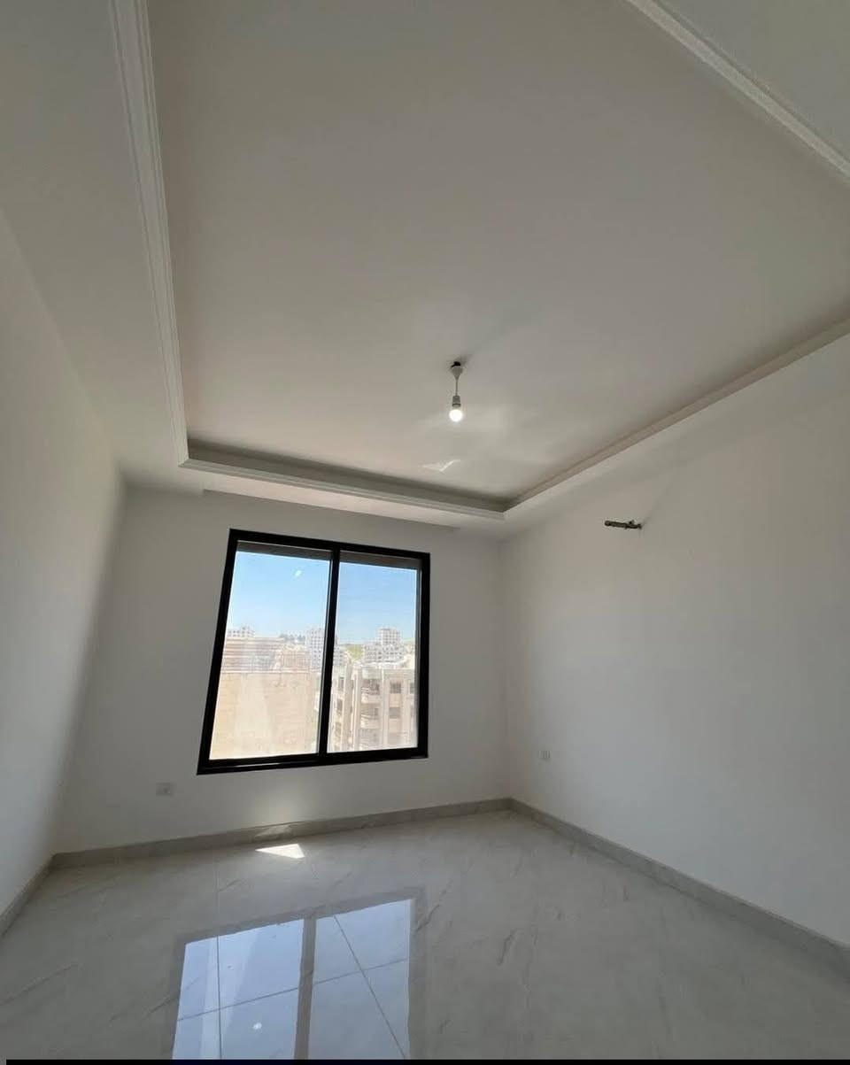 صباغ بيوت داخلي خارجي سعر مناسب تريد عل قطعي تريد عل غرفة نعالج رطوبة صبغ سيراميك وتر ستوب كلشي يخص صبغ ***********
