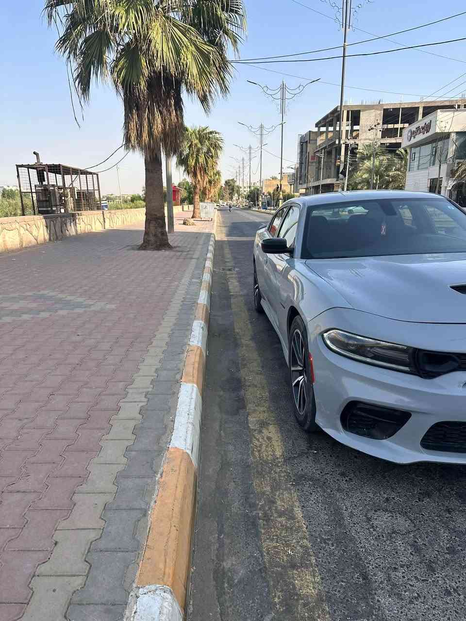 جارجر سوبر تراك محرك 5700 موديل 22 اصل بسمي  رقم بغداد. فول عده الفتحه ماشيه 31 الف سياره جاهزه من كلشي حادثه جاملغ وبنيد وبيه فخذه صفحه السايق مبدله وبيه صبغ بيبان صفحه ثانيه سعره تصال ***********

نص مكتوب في الصور:
- 37°C