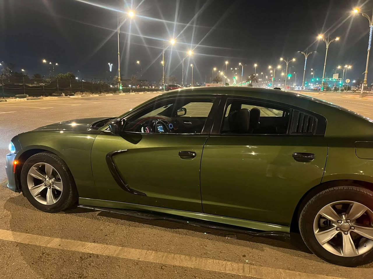 السلام عليكم
للبيع او المراوس حسب القناعه 

دودج جارج sxt وارد امريكي موديل2022 رقم بغداد انكليزي ماشيه 75 ميل حادث جاملغ وبنيد جهة السياق وقطعتين كلير من امريكا فقط باقي السياره كفاله لون مميز جاهزه بدوون نقص مواصفات اساسيه بصمه دخول ذكي 
شاشه جبيره تدعم ابل كار بلي كشن كهرباء تطعيم كاربون فايبر للدواخل كلش حلوه السياره وجاهزه على آخر حبايه سيرفس كامل للسياره بدوون چيك محرك شرط 
السعر 200$ وبيه مجال بسيط 

للاستفسار الاتصال ***********
مكاني :كربلا/ حي الاطباء
