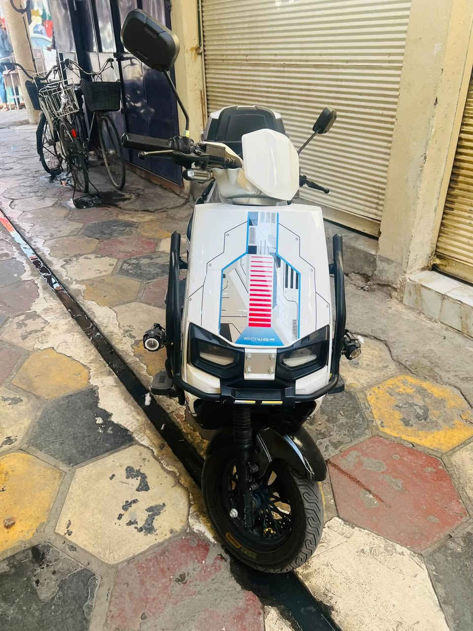 دراجه شحن للبيع  

ملف 2000

6بطاريات  72V

سويج+كارت

إشاره يمنه يسره

3نمر

ماشيه 600Km 

لايت عالي ناصي 

العنوان جلولاء
           الرقم بي واتساب                                               
                                                              ***********
