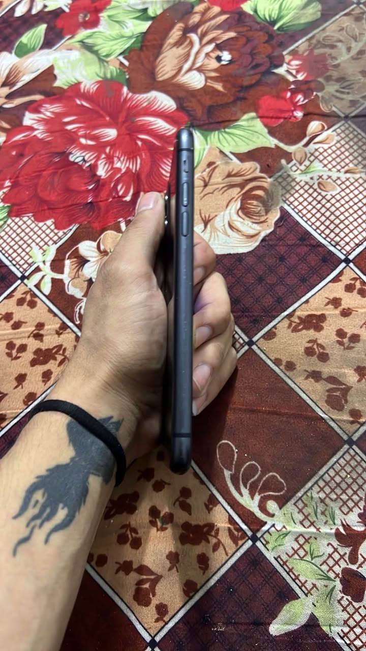 جهاز مكفول ممبدل اي شي بي بس سيم كارت وكف فجه باقي كله شغال كامرته تخبل جهاز جديد البيع ١٧٥وبي مجال بغداد شعب ***********
