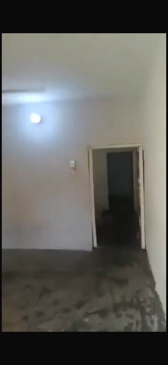 يالله بيت للبيع منطقه حي الجهاد المساحه80متر واجه4نزال20طابق واحد يحتوي على غرفه نوم وصاله ومطبخ وحمام وكراج يباع بسعر مناسب125مليون ارخص الاسعار يمنه للاستفسار اكثر الاتصال على☎️***********
