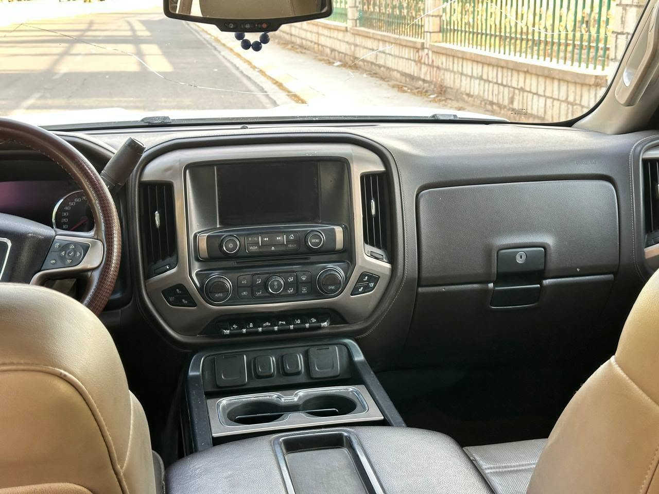 GMC
2015
ســــــاغ 
بێ دەعموو لێدراوی  فول مواسفات بێ اکسل کۆدی بۆکراوە
گێڕومەکینە و اوەی تۆ اتەوێ بەشەرت 115مجال
***********
