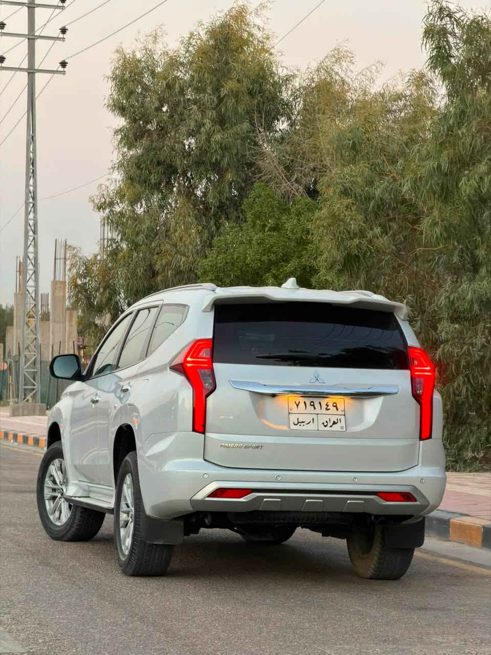 يالله 
سلام عليكم باجيرو سبورت موديل 20 وسياره ماشيه 22 حقيقي بشرط 

 مكفوله كفالة عامة من كلشي مكينه وكير مكفولات مواصفات فول VIP اعلا فئه بلباجيرو سياره بصمه تشغيل بصمه أبواب كشن جلد كهربائي تحكم ستيرن فورويل درايف شاشه كبيره كامره خلفيه تبريد ٣قطع مركزي بكلايت لد سايد بريك بصمه لايت شمعه اصلي وزنون ويل كروم داخل بيجي رادارات أماميه وجانبيه لون مميز لؤلؤي مري شفط دبل سبايدر نقطه كهرباء داخل السياره ٢٢٠ فولت لتشغيل الاجهزه المنزلية سياره جديده بمعنه الكلمه سياره وضع الشركه برغي مامفتوح  رقم اربيل تحويل او وكاله
مكان سياره نجف لتواصل ***********
