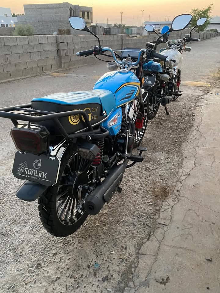 سلام عليكم شباب دراجه سولنك سيبي أف مكينه ضاقطه وزنجيل 200ccدراجه جديده كلش صارله شهر من شديته موديل 2026 سعر لدراجه مليون و200 مجال قليل لشراي يتصل ***********
ورقه وحده 
بصمات 2
سويجات 2
