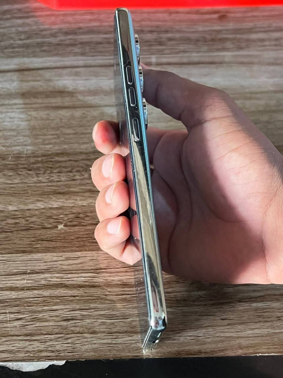 السلام عليكم ورحمة الله وبركاته
تكنو كامون 40 
AMOLED بحجم 6.78 بوصة، بدقة +FHD (1080×2436)، بمعدل تحديث 120Hz
المعالجMediaTek Helio G100 Ultimate (تكنولوجيا 6 نانومتر)
الذاكرة والتخزين8 جيجابايت / 12 جيجابايت RAM مع سعة تخزين 128 أو 256 جيجابايت
الكاميرا الخلفيةمزدوجة: رئيسية 50 ميجابكسل (مستشعر Sony LYT-700C مع مثبت بصري OIS) + واسعة جداً 8 ميجابكسل
الكاميرا الأمامية32 ميجابكسل
البطارية والشحن5200 مللي أمبير، تدعم الشحن السريع بقدرة 45 واط
نظام التشغيلAndroid 15 مع واجهة HiOS 15
الميزات الإضافيةسماعات استيريو (Dolby Atmos)، بصمة مدمجة تحت الشاشة، دعم NFC، مقاومة للماء والغبار معيار IP66 
للتواصل بالتعليقات أو على الرقم 
***********
