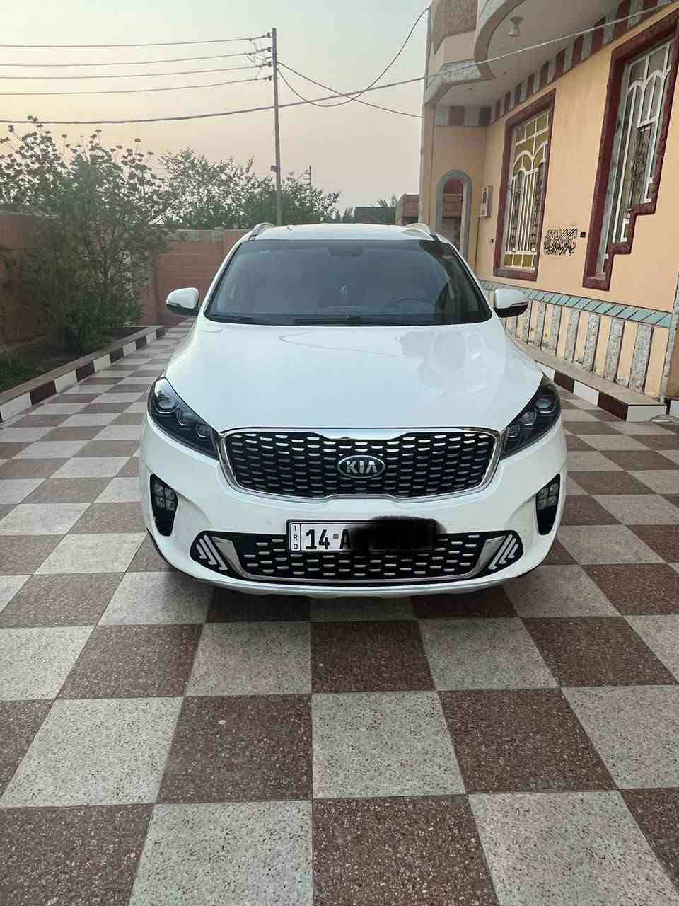 كيا سورنتو 2020 خليجي 
 السياره كلش جديده 
بصمه  تشغل 
ماشيه 140 

6 سلندر. 

7 راكب 

3 قطع  تبريد

حساس امامي خلفي 

كشنات جلد + كهرباء 

صندوك كهرباء 

4 انضمه قياده 

 وبعد هواي مواصفات 

مكينه. وكير. وكلشي بيه على وضع الشركة
رقم بصرة 
سنوية لغاية 35
السعر 225 وبيها مجال 
الاتصال على الرقم ***********
