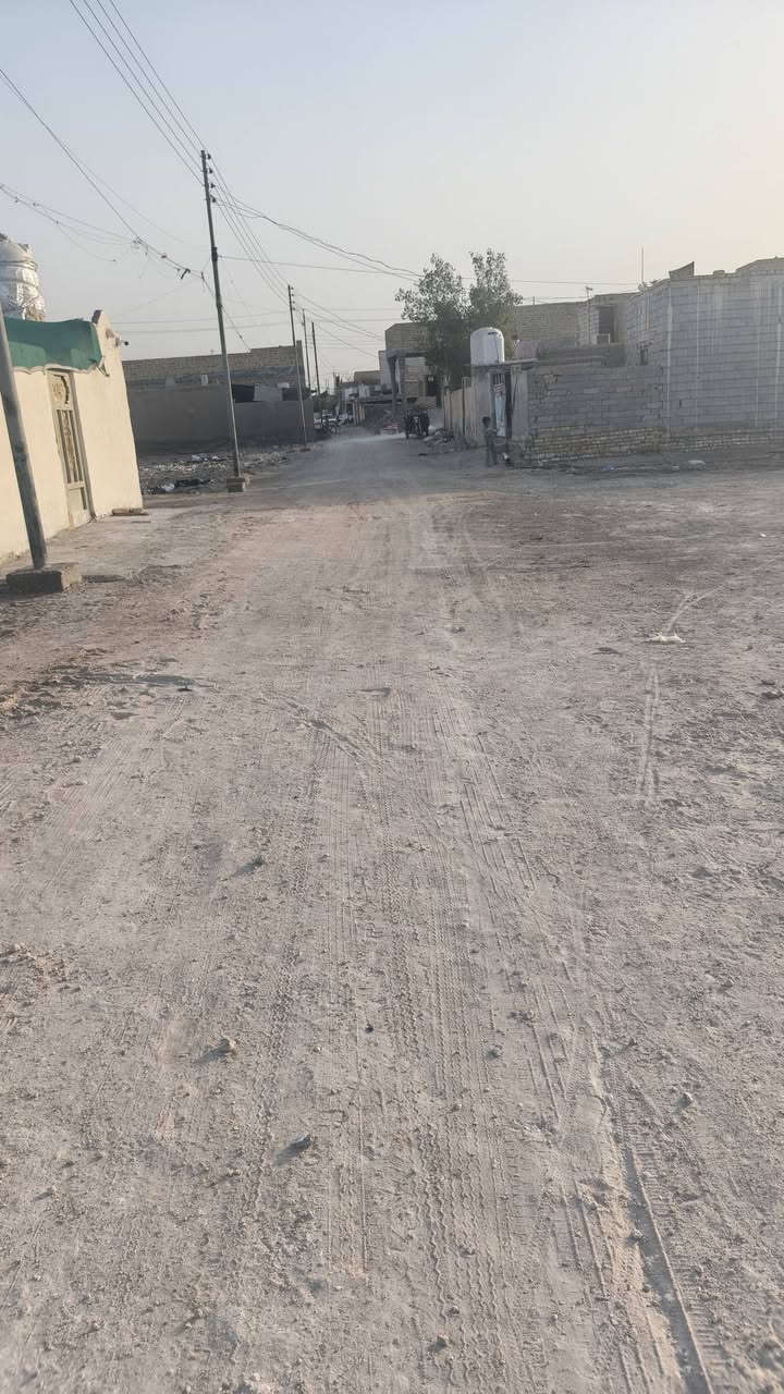 قطعه لبيع زراعي مساحة ٣٠٠ متر ناحية فضليه حي بيطره قريب عله شارع عام خدمات ماء كهرباء مجاري سعر خاص وتصال عله رقم *********** وتصال عله واتساب
