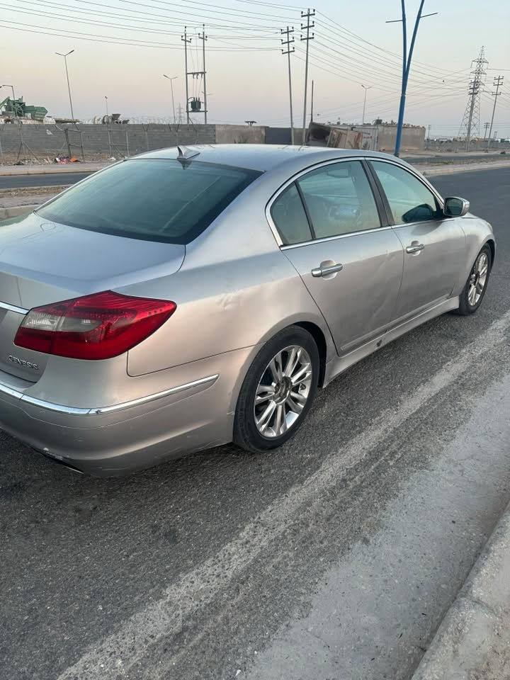 بيع فقط
جنيسز 12 امريكي
فول مواصفات
كير محرك تبريد مكفولات
بيها قطع صبغ 
صدر جديد تبريد جديد مروحة جديدة دسكات جديدة دوشمة جديدة ما مشدودة
رقم بغداد مكانها العمارة 
السعر 80
***********
