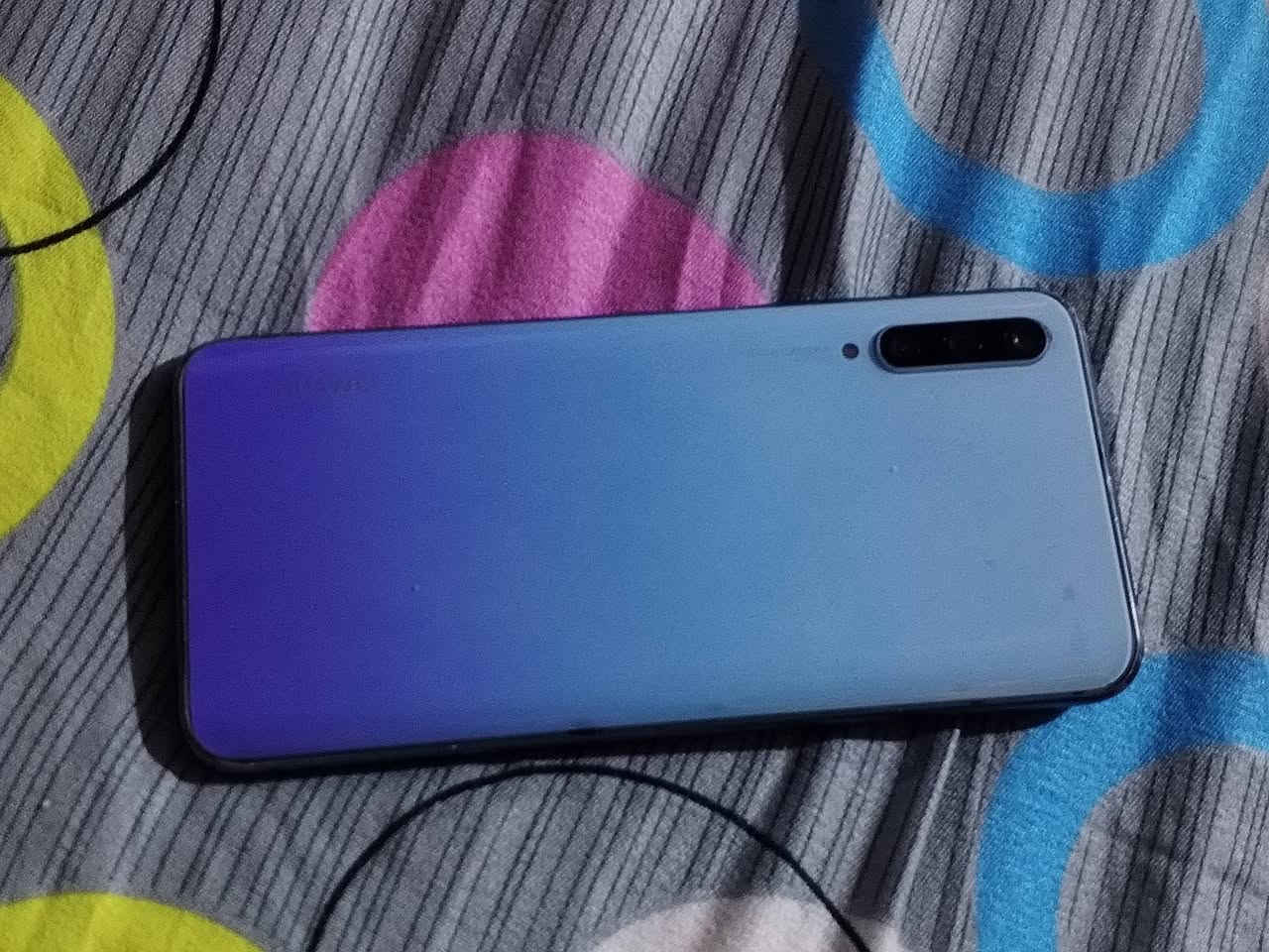 واي9s • ١٢٨ • بطارية ٥٠٠٠